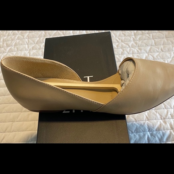 NWT Taupe Leather Naturalizer Flat - Picture 2 of 5
